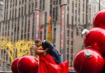 Memorable Photoshoot in a Handmade Flying Dress Around NYC en New York
