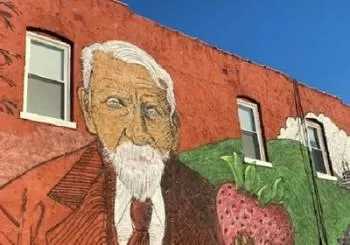 Strawberry Hill and Downtown KCK Hike Kansas City