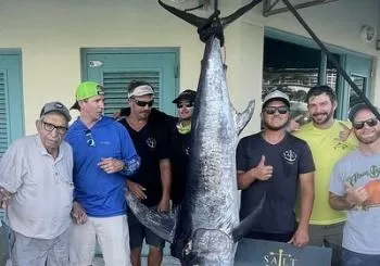 Private Charter Saltwater Fishing with Ocean Skeet Shooting en Miami