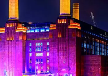 Dark Comedy on Battersea Boat (Drink Deal Save £5) en London