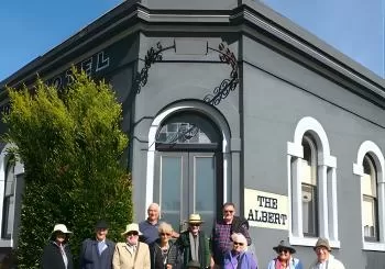 Alices Journeys Walking Tours of Daylesford 1.45pm FRI 9.45am SAT en Ballarat