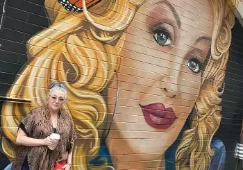 Downtown Knoxville Hidden Tour w/ Ice Cream, Coffee & Tennessee River Gems