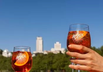 Ruta Aperol Spritz: aperitivo y tapa en Café del Río en Madrid