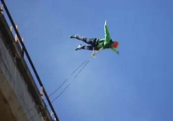 Actividades de Aventura en Teruel - Puenting en Alfambra