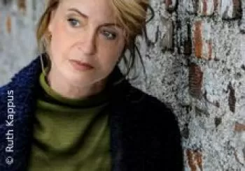 Gisela Schneeberger liest Kindheitsgeschichten en INNING AM AMMERSEE