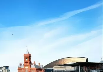 Sightseeing Tour Cardiff Bay and Vale of Glamorgan Full-Day Driver Guided