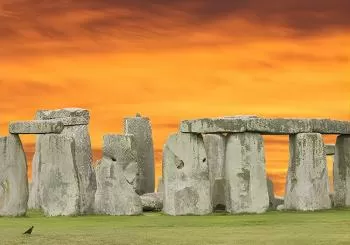 Stonehenge Inner Circle and Bath Tour with Dinner en London