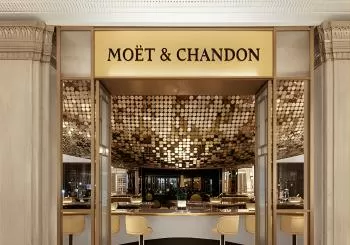 Private Royal Walk and Champagne Moet Chandon at Harrods en London