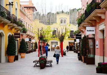 Entradas para Outlet de diseñadores: La Roca Village Barcelona + Bus