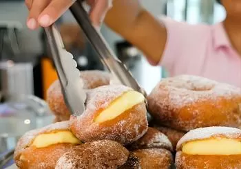 South Beach Donut & Gelato Walking Food Tour en Miami