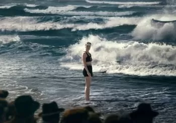 Young Woman and the Sea en Bournemouth