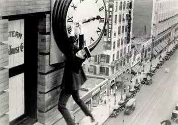 CINE 21 GRADOS · Sonidos en Blanco y Negro · Pedro Silva presenta… EL HOMBRE MOSCA en Sevilla