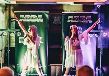 Abba Tribute: Dinner & Show en Glasgow