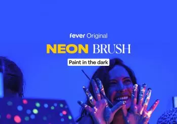 Neon Brush: Sip & Paint Workshop in the Dark en Leeds