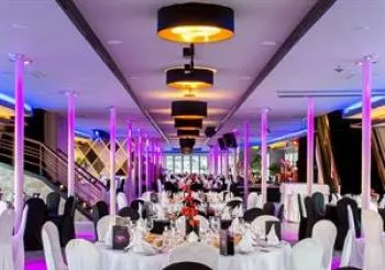 Entradas Christmas Eve Dinner and Cruise with live music en Duna Palota