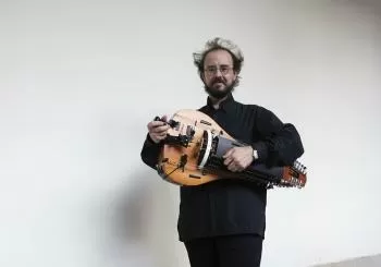 «MÚSICA PARA MANIVELAS» en MAYORGA
