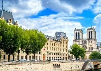 Paris Ile-de-la-Cité Walking Tour: Max 6 People Group or Private