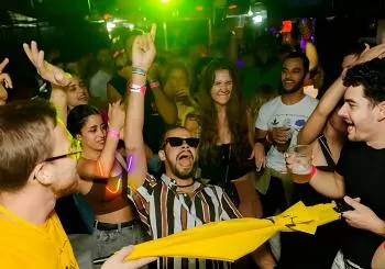 PinkStreet Lisbon Pubcrawl: 1hOpen Bar, Shots,VIP Club Entry