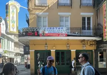 Small-Group Guided Walking Tour of Bourbon Street en New Orleans