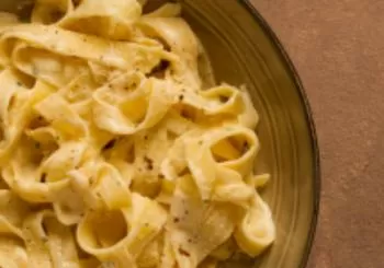 Fresh Handmade Pasta: Fettuccine Alfredo - NYC en New York