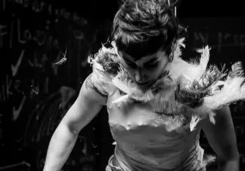 Àngela (Silvia Capell) en Barcelona