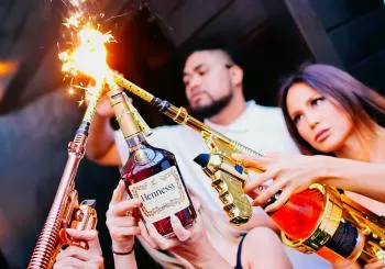 Henny vs Patron Blackout Yacht Party en New York