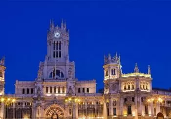 Explora Madrid al Anochecer: Tour a Pie y Show de Flamenco opcional