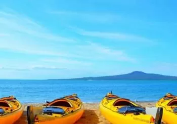 Day sea kayak tour Rangitoto Island en Auckland