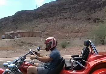 Vegas Strip and Red Rock Canyon Guided Trike or Slingshot Tour en Las Vegas