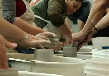 90-Minutes of Pottery Fun en Seattle