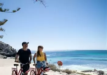 Experience Rottnest with Ferry & Bike Hire en Perth