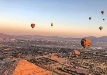 Paseo en globo aerostático sobre la pirámide de Teotihuacán en Mexico City