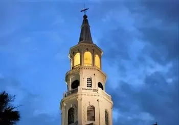Ghosts of Charleston Night-Time Walking Tour with Unitarian Church Graveyard