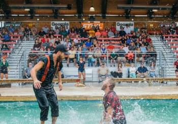 Paula Deen's Lumberjack Feud Supper Show en Pigeon Forge