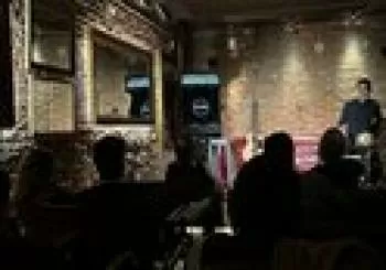 Zapatiburger: Comedia y Música a la hora del vermú en Madrid