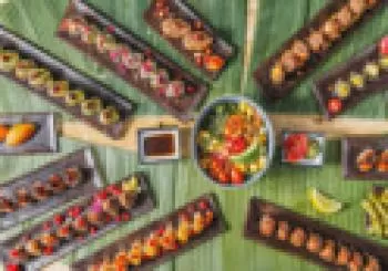 Menú degustación de sushi con vino o sangría + magia en Barcelona