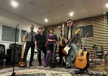Violeta Chanel y Los Sres de Peláez en Madrid