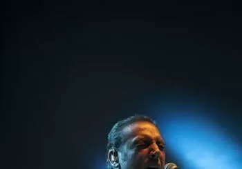 ENRIQUE HEREDIA NEGRI canta por “La Barbería del Sur” en Madrid