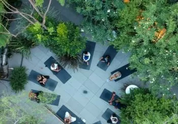 Yoga & Brunch en el Jardín Secreto del Hotel Mandarin Oriental en Barcelona