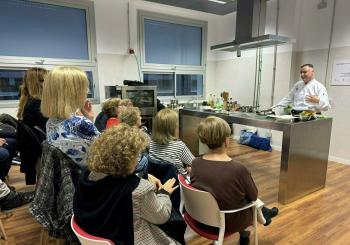 HiperDino patrocina: TALLER MONOGRÁFICO SOBRE “PLATOS CULINARIOS CON GRAN ARRAIGO POPULAR EN CANARIAS”. Segunda edición: PAPAS ARRUGADAS Y MOJOS CANARIOS en Las Palmas de Gran Canaria