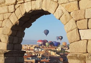 Festival de globos. Hotel ELE Acueducto (tarde) en Segovia
