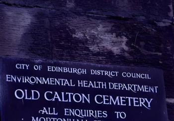 Edinburg 2Hour Nighttime Ghost Tour Spanish Tour Guide Edinburgh