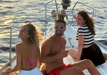Barcelona Crucero de lujo en velero compartido al atardecer
