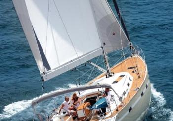 Paseo en velero y tour de vino de Alella en Barcelona