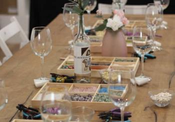 Taller de Joyas y Vino Ilimitado en Madrid