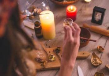 Taller de velas aromáticas en Dolcevita con aperitivo en Barcelona
