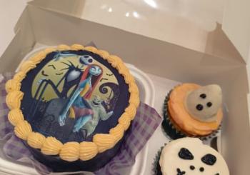 Pack dulce tarta bento y cupcakes de Pesadilla antes de Navidad en Madrid