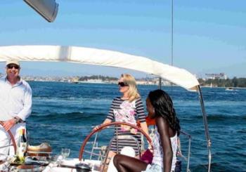 Luxury Sailing Cruise on Sydney Harbour with Lunch