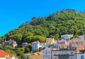 Excursão a Sintra e Cascais com visita ao Palácio da Pena Lisbon