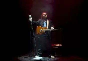 Bernie Marsden Plays Ready an' Willing en Chester